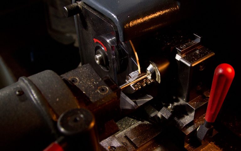 Come aprire una porta blindata bloccata