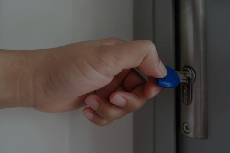 Come aprire una serratura a doppia mappa